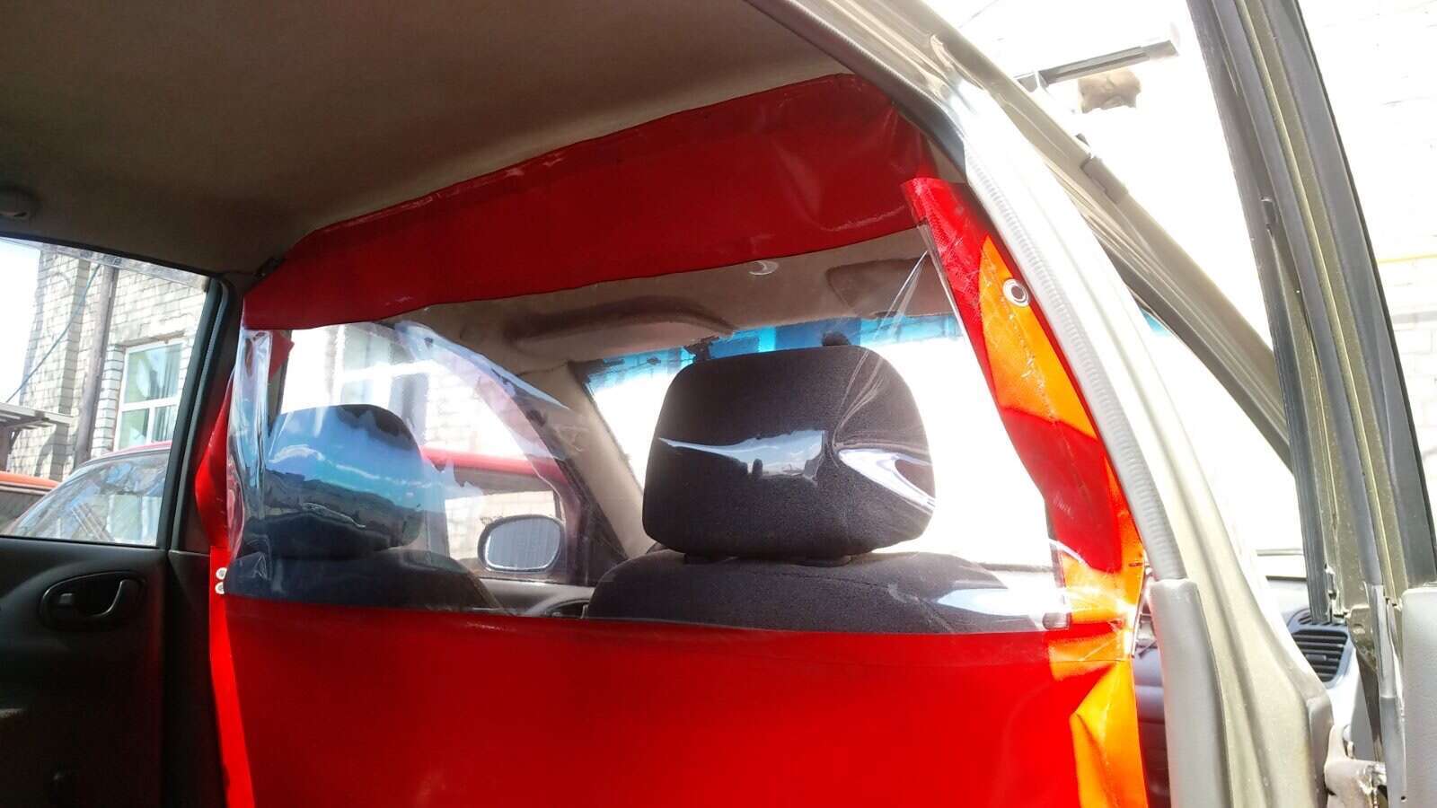 защитная перегородка в такси
